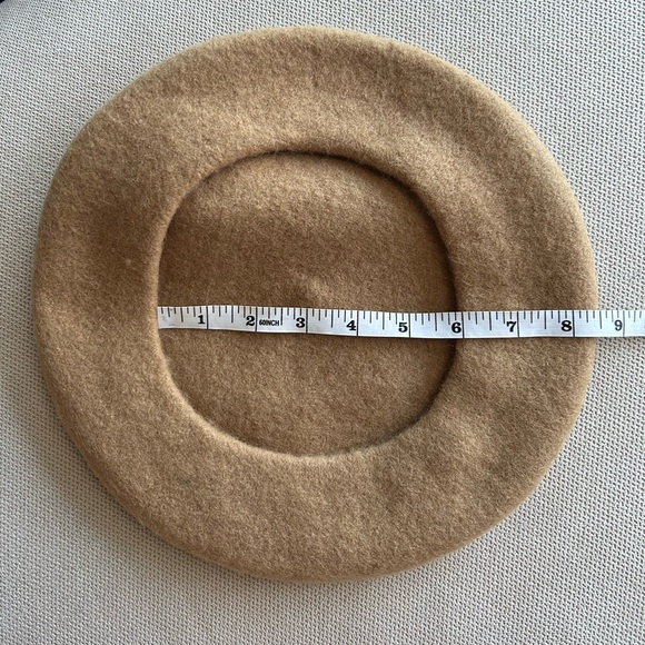 Nayo The Corgi Beret - Picture 4 of 6